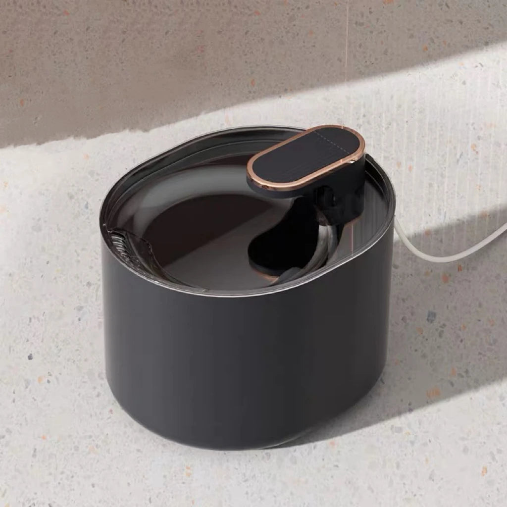Fuente de agua plana de 3 litros para gatos en color negro