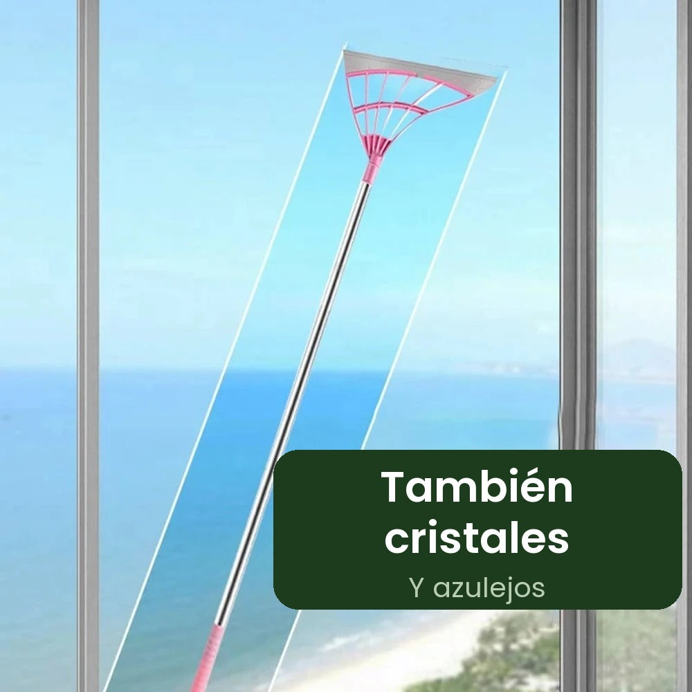 La escoba de goma también limpia cristales y azulejos