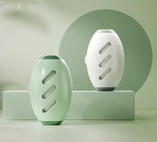 Los dos rodillos quitapelos reutilizables, en verde y en blanco