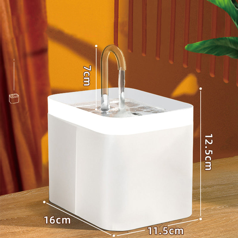 Medidas de la fuente: 16 x 11,5 x 12,5 cm