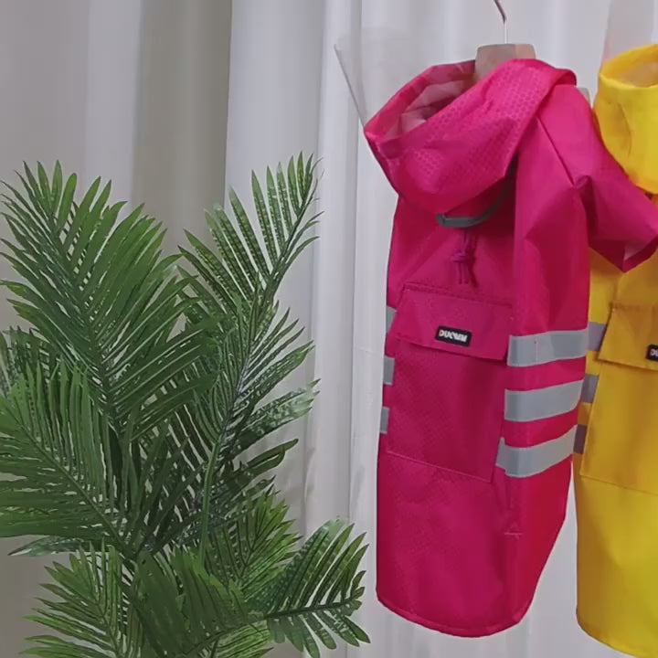 Chubasquero para perros con capucha y bandas reflectantes